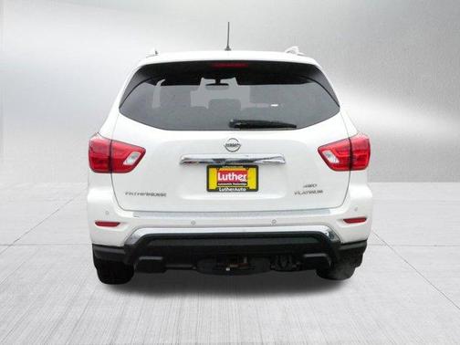 2017 Nissan Pathfinder Platinum