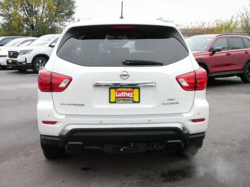 2017 Nissan Pathfinder Platinum