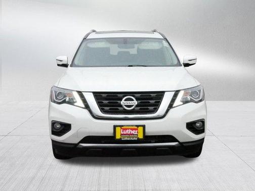 2017 Nissan Pathfinder Platinum
