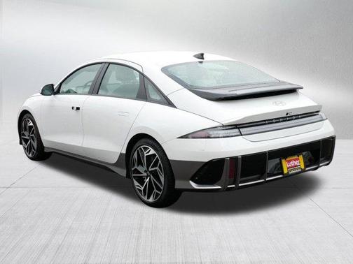 2025 Hyundai IONIQ 6 SEL