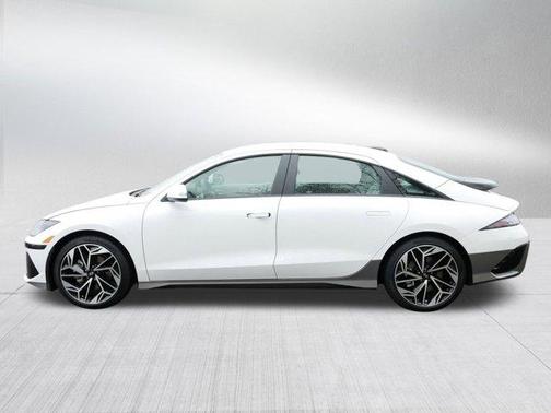 2025 Hyundai IONIQ 6 SEL