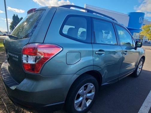 2016 Subaru Forester 2.5i