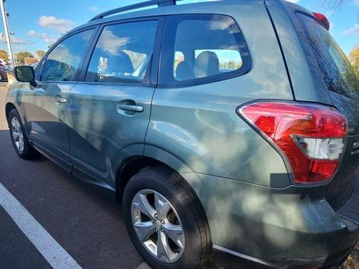 2016 Subaru Forester 2.5i