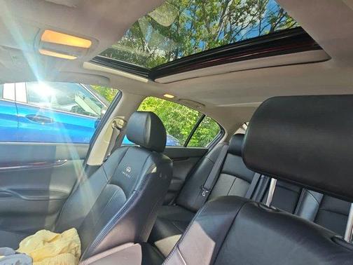 2011 INFINITI G37x Base