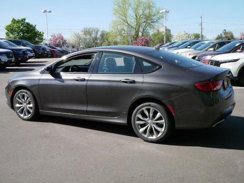2016 Chrysler 200 S