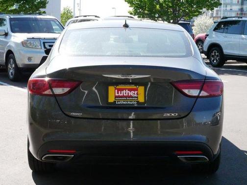 2016 Chrysler 200 S