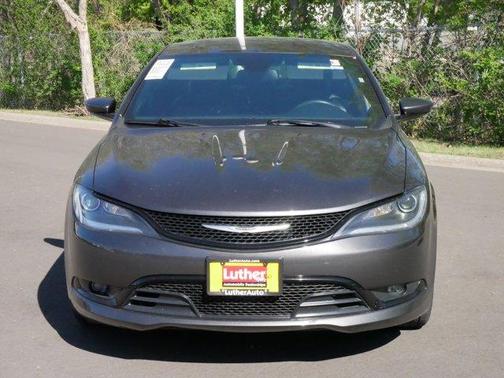 2016 Chrysler 200 S