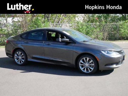 2016 Chrysler 200 S