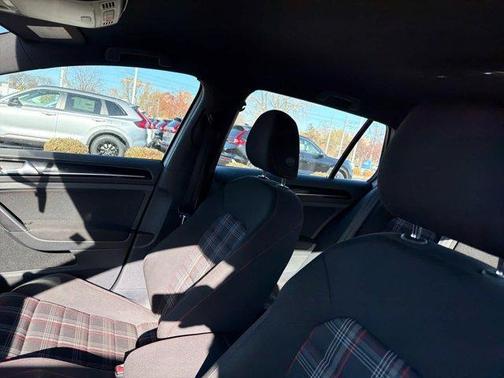 2017 Volkswagen Golf GTI S 4-Door