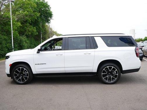 2023 Chevrolet Suburban RST