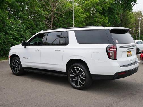 2023 Chevrolet Suburban RST
