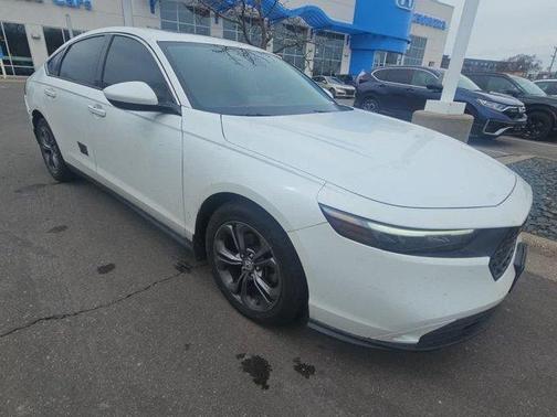 Platinum White Pearl 2023 Honda Accord EX