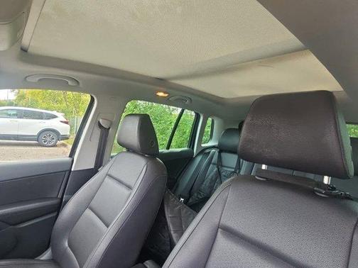 2016 Volkswagen Tiguan SE