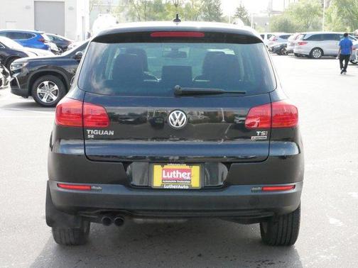 2016 Volkswagen Tiguan SE