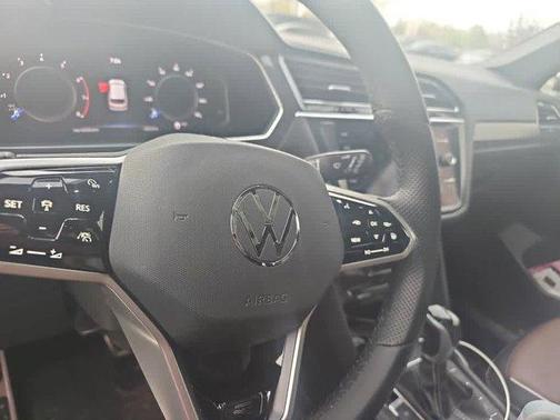 2022 Volkswagen Tiguan 2.0T SEL R-Line