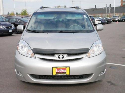 2009 Toyota Sienna XLE