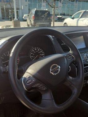 2017 Nissan Pathfinder SV