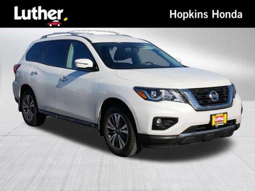 2017 Nissan Pathfinder SV