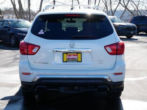 2017 Nissan Pathfinder SV