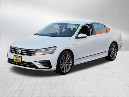2017 Volkswagen Passat 1.8T R-Line
