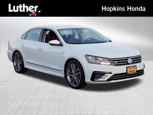 2017 Volkswagen Passat 1.8T R-Line