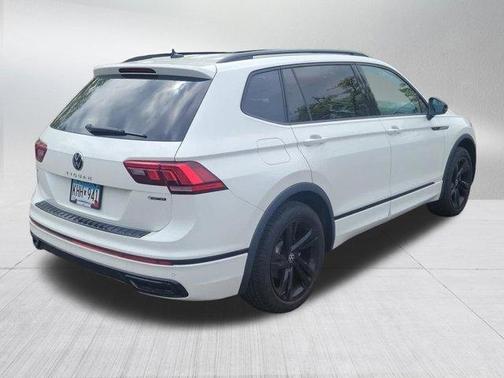 Opal White Pearl Effect 2023 Volkswagen Tiguan 2.0T SE R-Line Black