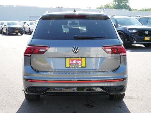 2022 Volkswagen Tiguan 2.0T SE R-Line Black