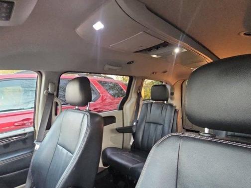 2015 Chrysler Town & Country Touring