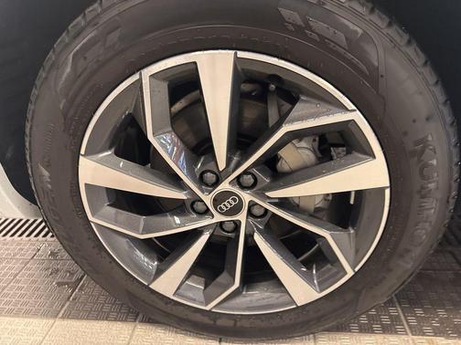 2023 Audi Q5 45 S line quattro Premium
