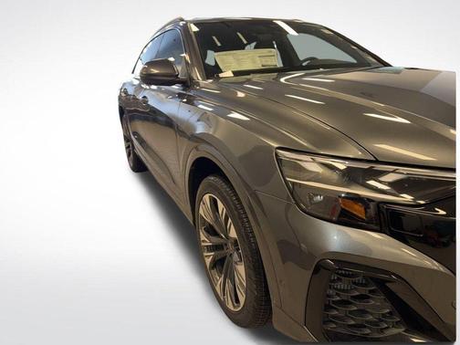 2025 Audi Q8 55 Premium