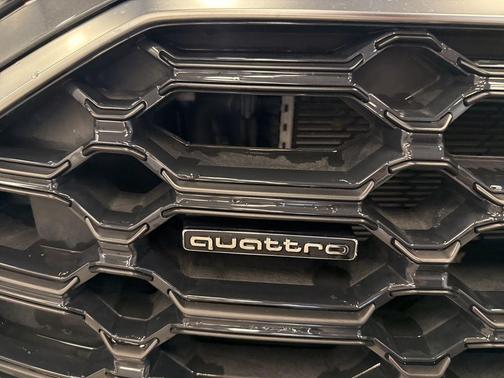 2023 Audi Q5 e 55 S line quattro Premium