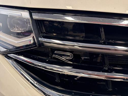 2022 Volkswagen Tiguan 2.0T SEL R-Line