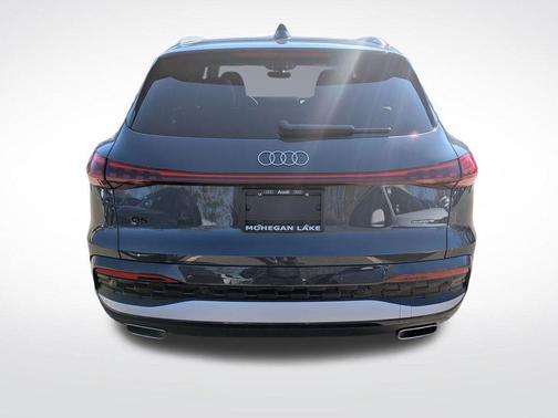 Tambora Gray Metallic 2025 Audi Q5 2.0T quattro Premium