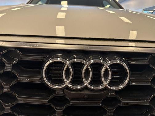 2022 Audi Q5 45 S line Premium Plus
