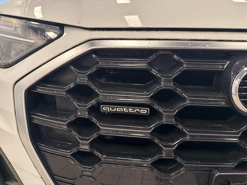 2022 Audi Q5 45 S line Premium Plus