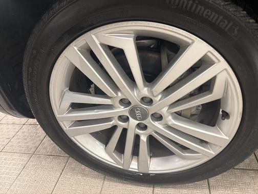 2020 Audi Q5 40 Premium Plus