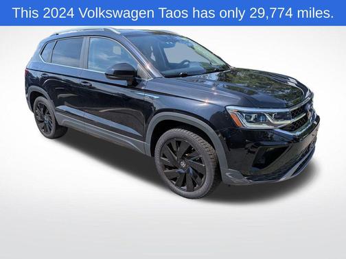 Deep Black Pearl Effect 2024 Volkswagen Taos 1.5T SEL