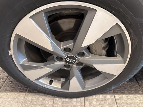2020 Audi Q5 45 Titanium Premium