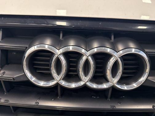 2020 Audi Q5 45 Titanium Premium