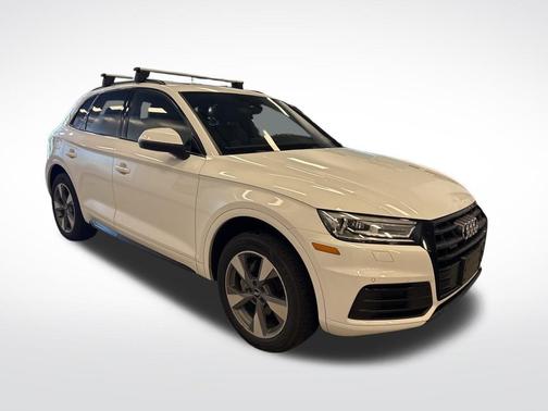 2020 Audi Q5 45 Titanium Premium