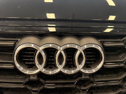 2025 Audi Q5 45 S line quattro Premium