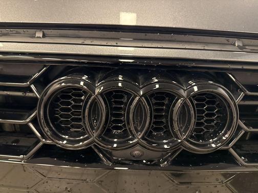 2024 Audi A4 45 S line quattro Premium