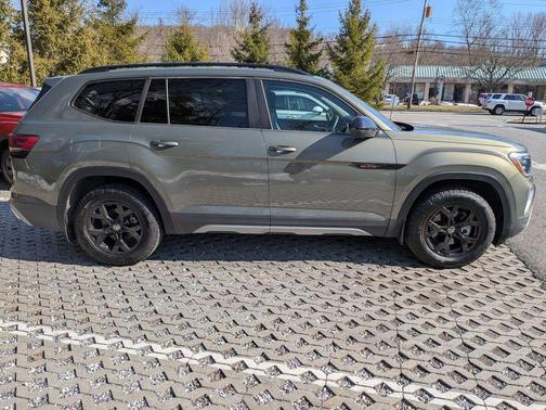 2025 Volkswagen Atlas 2.0T Peak Edition