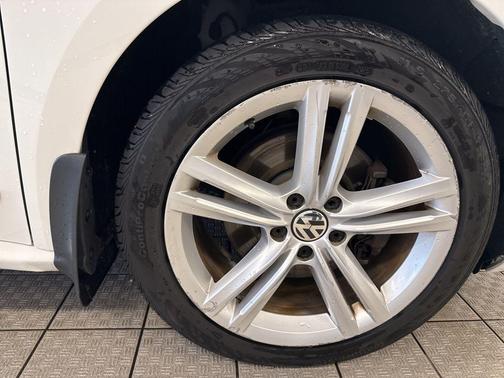 2014 Volkswagen Passat 3.6L V6 DSG SEL Premium