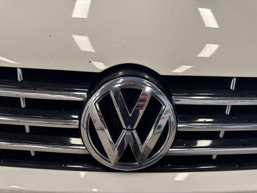 2014 Volkswagen Passat 3.6L V6 DSG SEL Premium