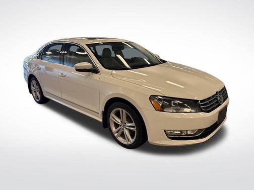 2014 Volkswagen Passat 3.6L V6 DSG SEL Premium