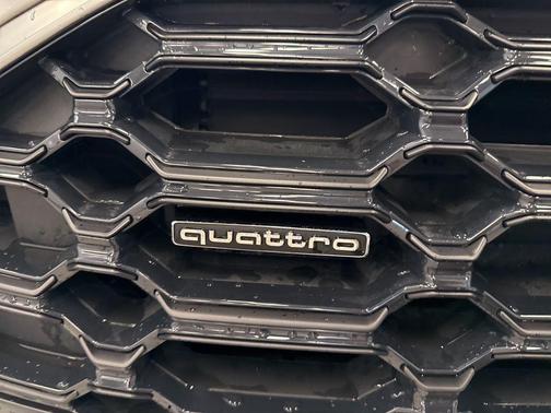 2024 Audi Q5 45 S line quattro Premium