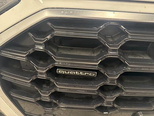 2022 Audi Q5 45 S line quattro Premium