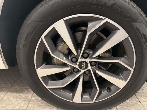 2022 Audi Q5 45 S line quattro Premium