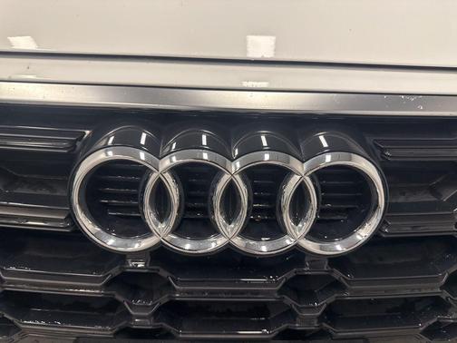 2022 Audi Q5 45 S line quattro Premium